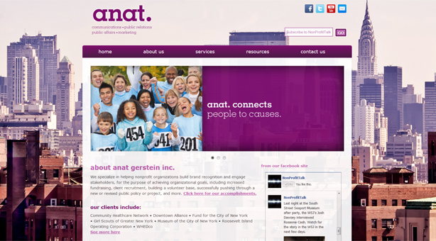 thumbnail features new york view as site background